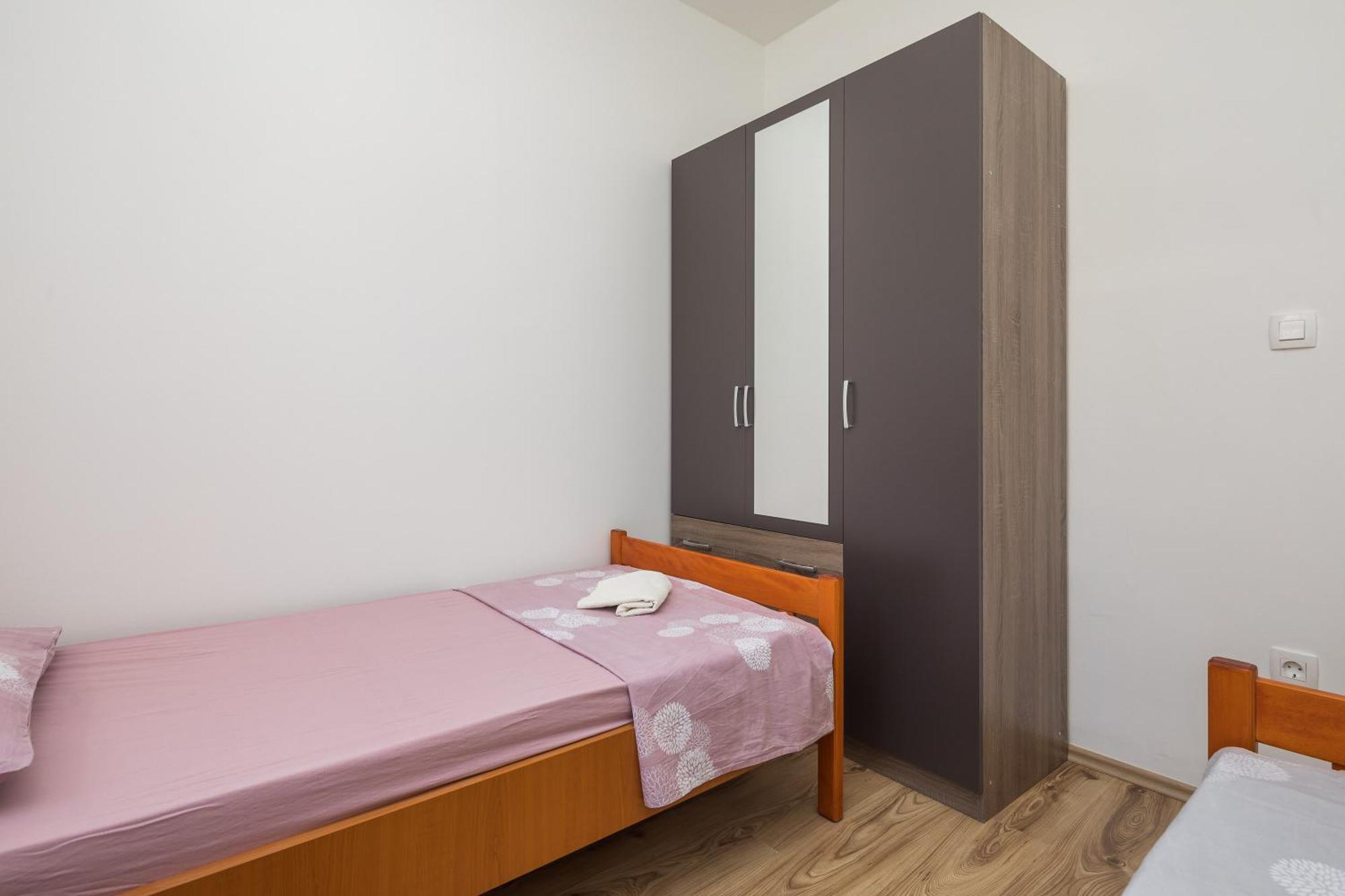 Sandy Beach Apartment Omis Exterior photo