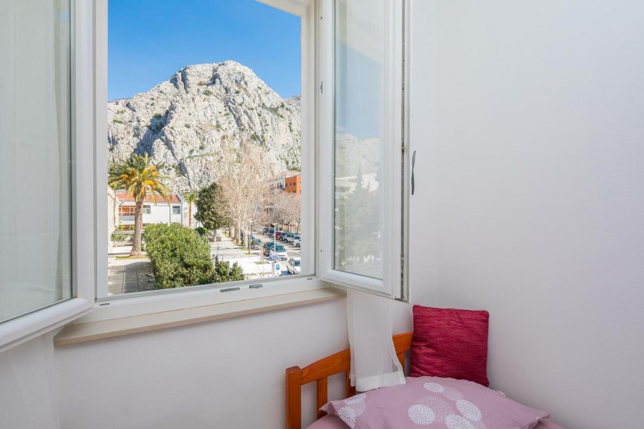 Sandy Beach Apartment Omis Exterior photo